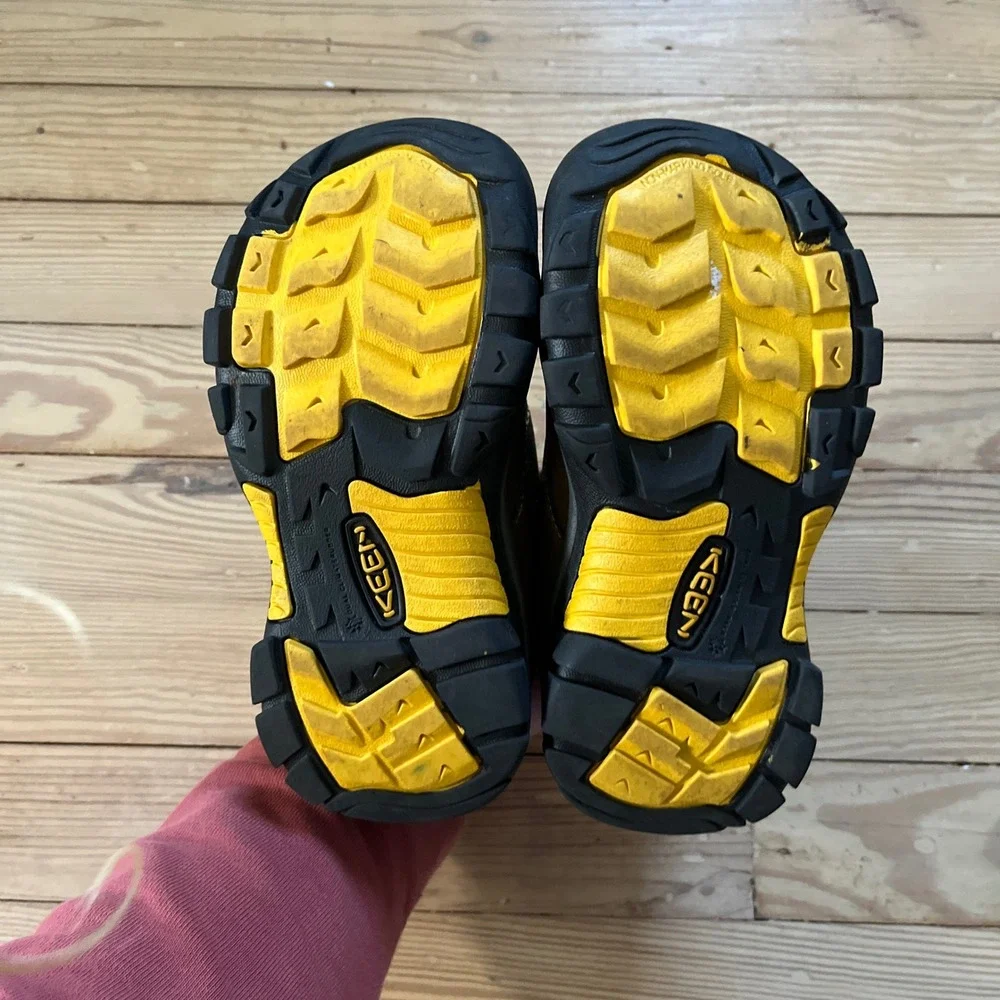 Keen Winter Boots Kids Size 13 Brown Waterproof Faux Fur Lined Insulated Rugged